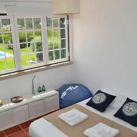 Апартаменты Yellow & White House Amoreira (Leiria)